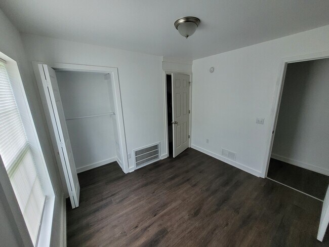 Dormitorio 2 - 722 Dabney St