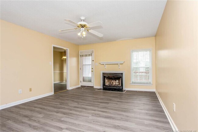 Foto del edificio - 3813 Constance Rd