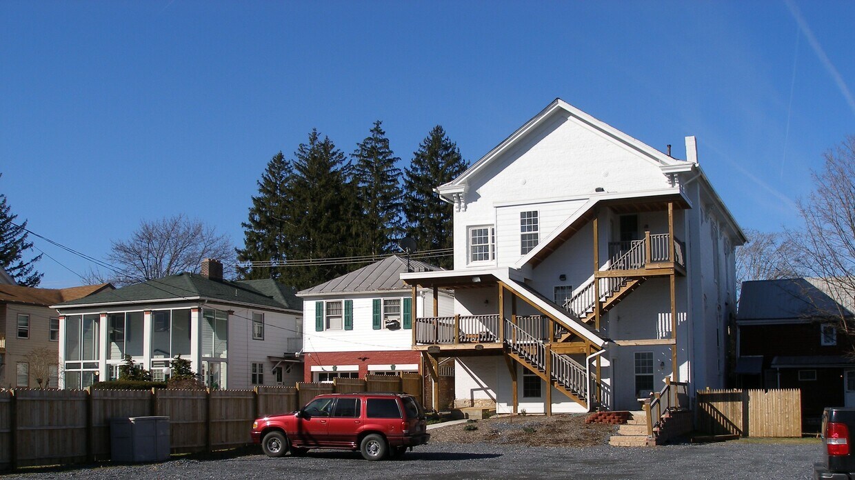 Building Photo - 214 N Baltimore Ave