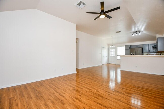 Foto del edificio - 16323 Woma Ct
