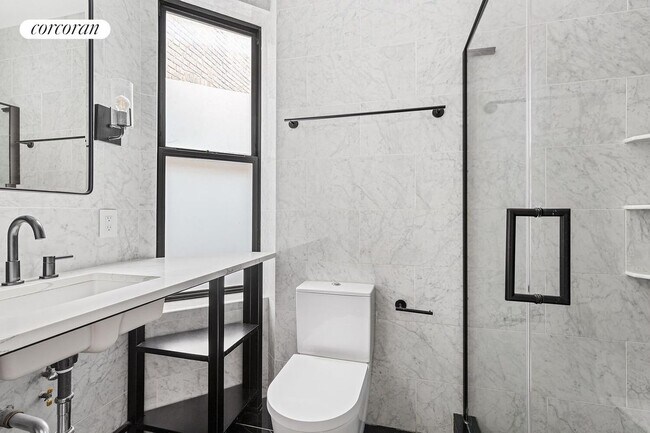 Foto del edificio - 343 E 92nd St