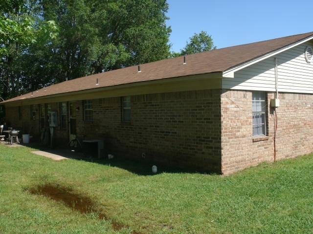 Building Photo - 702-708 Cedar St