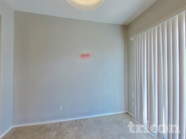 Foto del edificio - 374 E Yellow Wood Ave