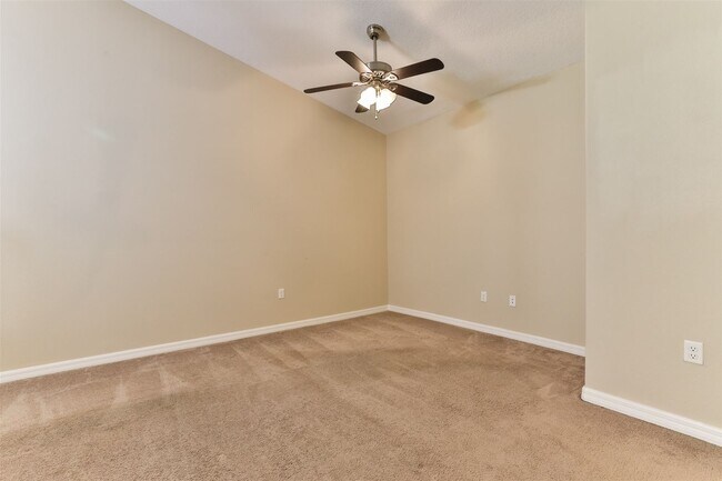 Building Photo - 59 Pine Haven Dr