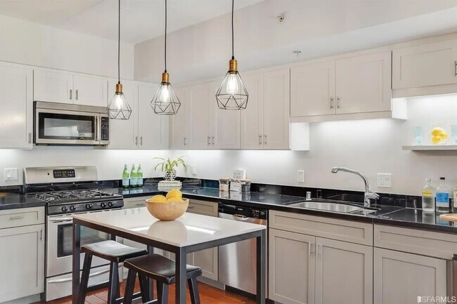 Foto del edificio - 1755 Broadway