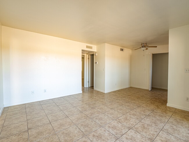 Building Photo - 4302 N 103rd Ave