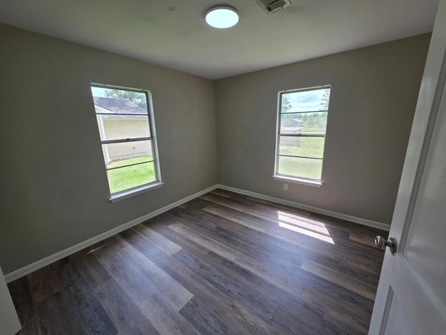 Foto del edificio - 7186 Headlee Rd