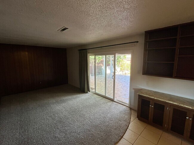 Foto del edificio - 629 E Williams St