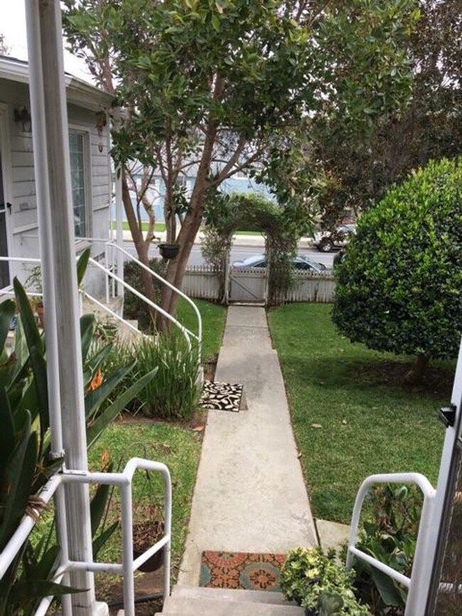 Foto del edificio - **Coastal Charm in Central Encinitas – 2 B...