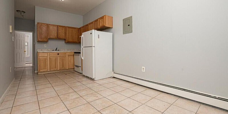 Primary Photo - Well-lighted 3 Bedroom 1 Bathroom Apartment