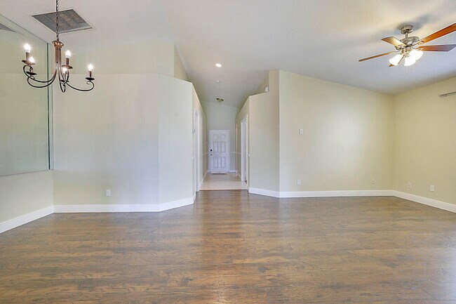 Foto del edificio - 832 NW Greenwich Ct