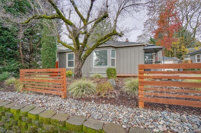 Photo - 216 E 27th St House