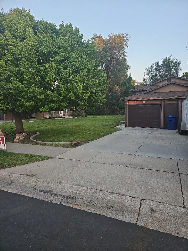 Building Photo - 922-928 E Fairclough Dr