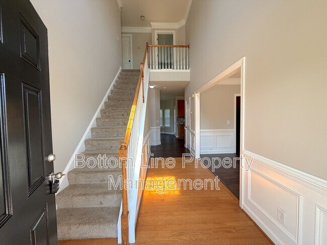 Building Photo - 2910 Watercrest Dr NW