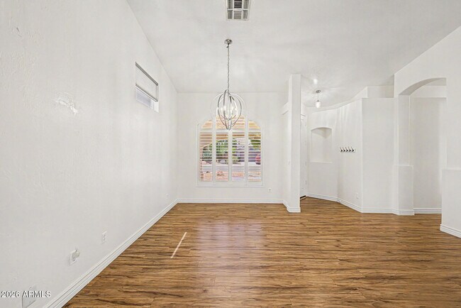 Foto del edificio - 678 W Fremont Dr