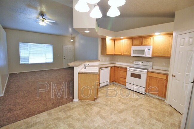 Foto del edificio - 2452 W Bay Pointe Ave