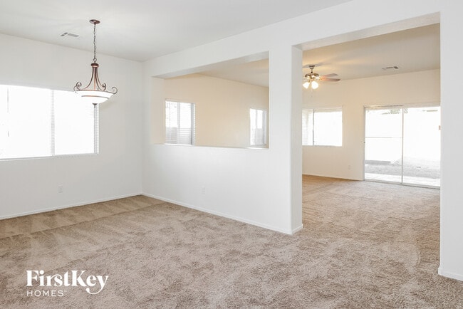 Building Photo - 1408 Palomino Farm Way