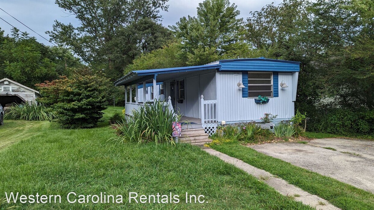Foto principal - 3 br, 1 bath House - 395 Allen Henson Circle