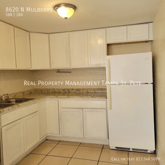 Building Photo - 8620 N Mulberry St