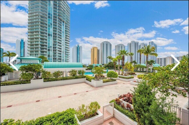 Foto del edificio - 16500 Collins Ave