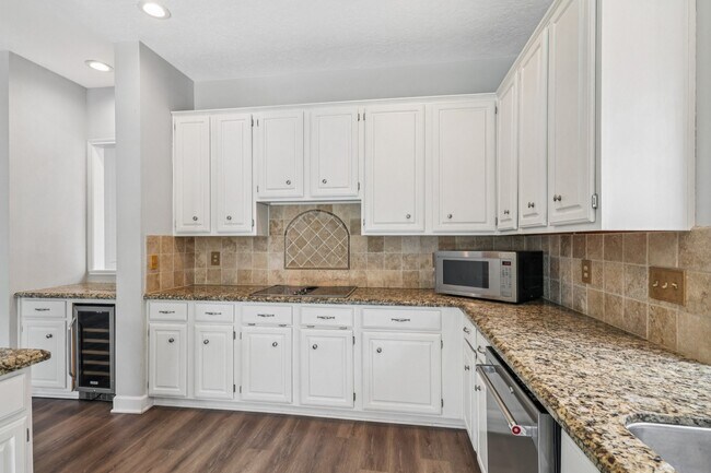Foto del edificio - 1322 W Forest Dr