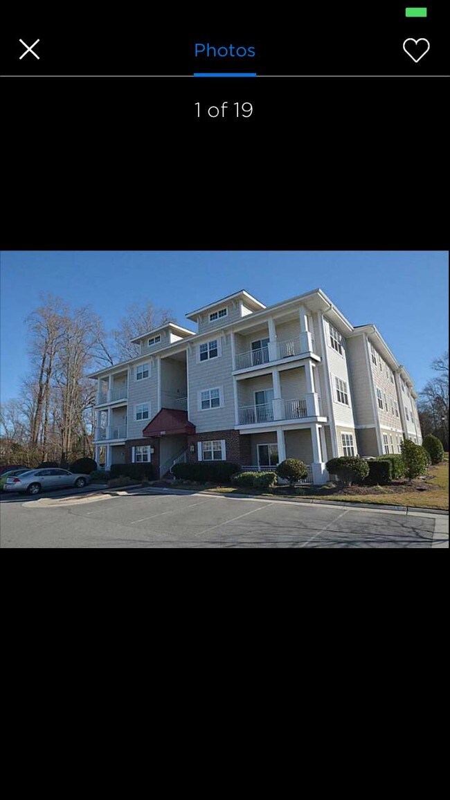Building Photo - 920 Southmoor Dr