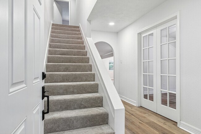 Foto del edificio - 606 Orangewood Dr