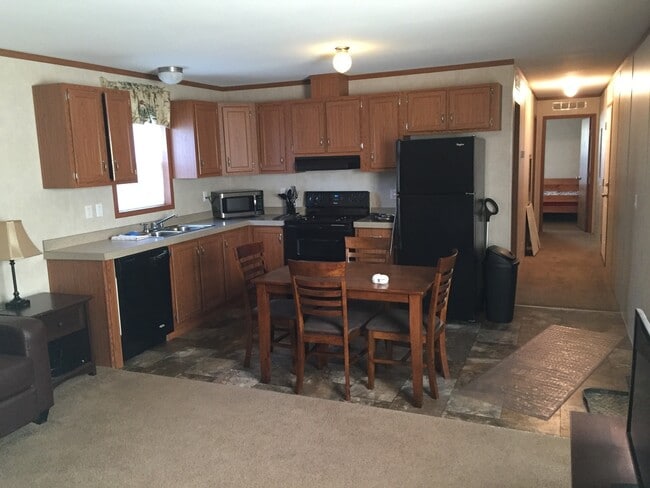 Building Photo - Trailer for Rent in Belfield