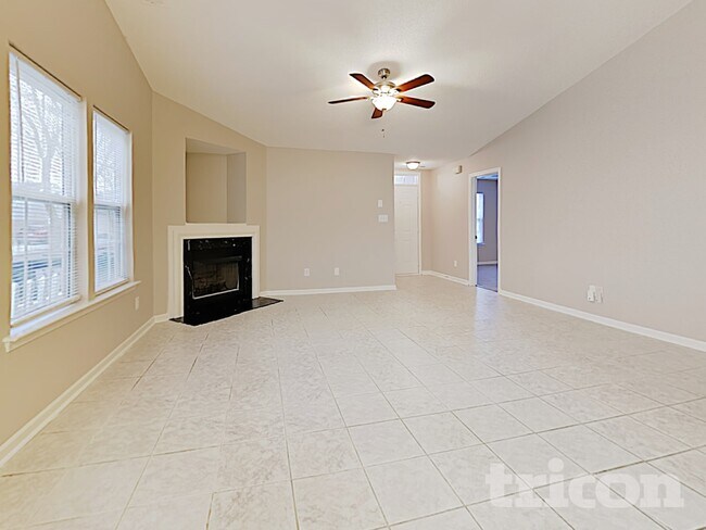 Foto del edificio - 3010 Great Falls Dr