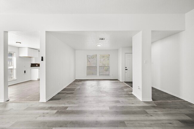 Building Photo - 1022 Western Meadows Dr