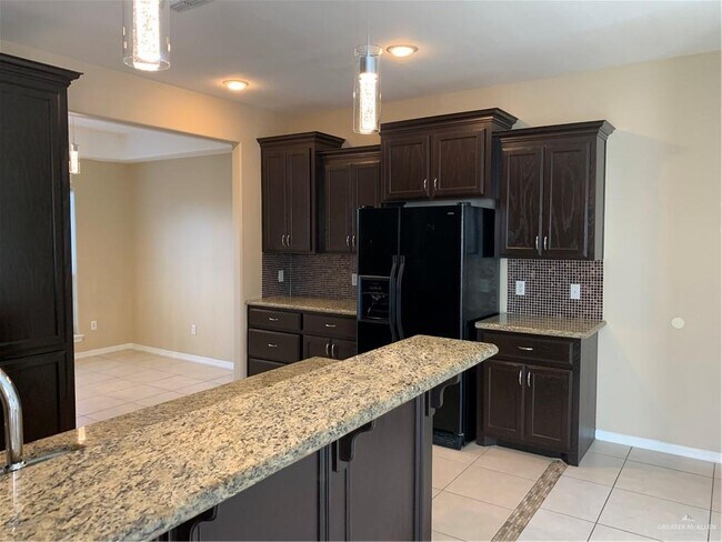 Building Photo - 1504 W Fig Ave