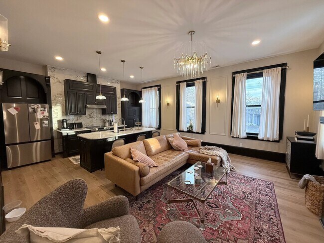 Foto del edificio - 230 W 6th St