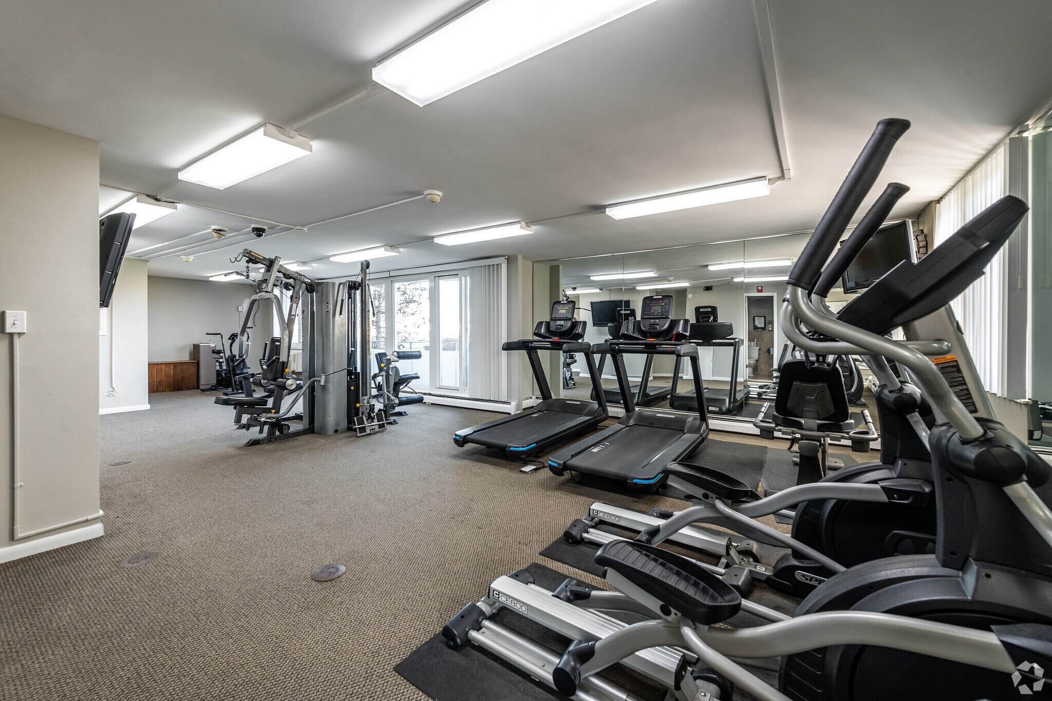 Westbury Apartments – photo 3