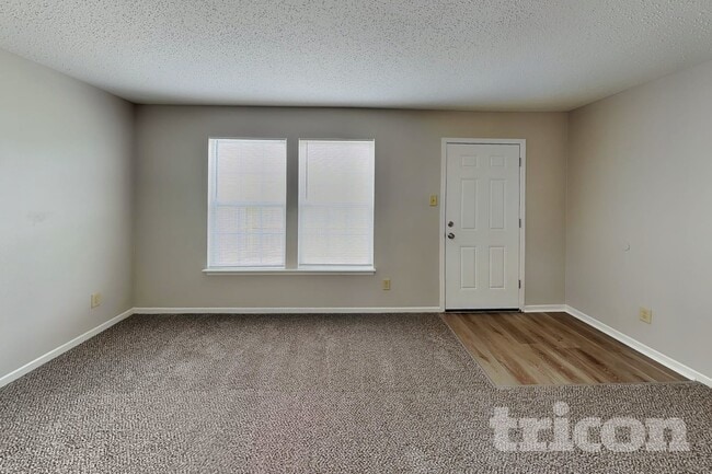 Building Photo - 746 Streamside Dr