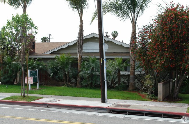 newport mesa apartment homes