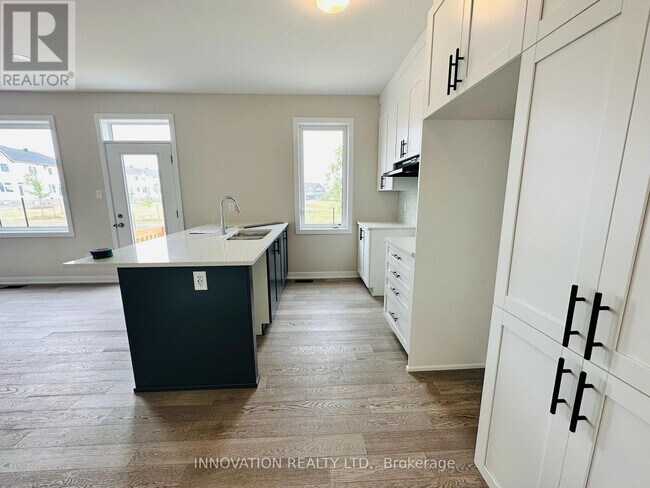 Photo du bâtiment - 322 Canadensis Ln