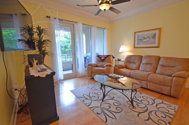 Foto del edificio - 200 River Landing Dr