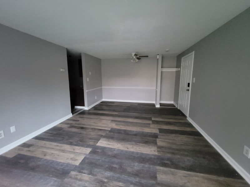 Foto principal - 13420 Euclid Ave