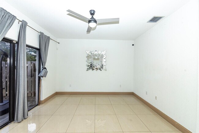 Foto del edificio - 20920 NE 8th Ave