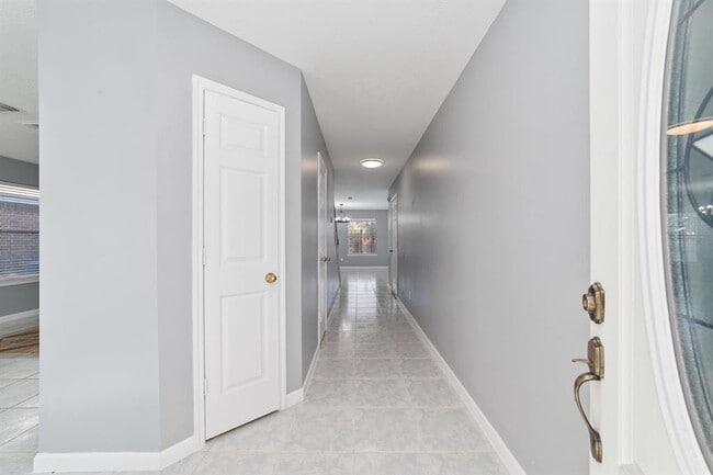 Building Photo - 5530 Imperial Grove Dr