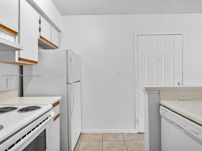 Foto del edificio - 620 S Park Rd
