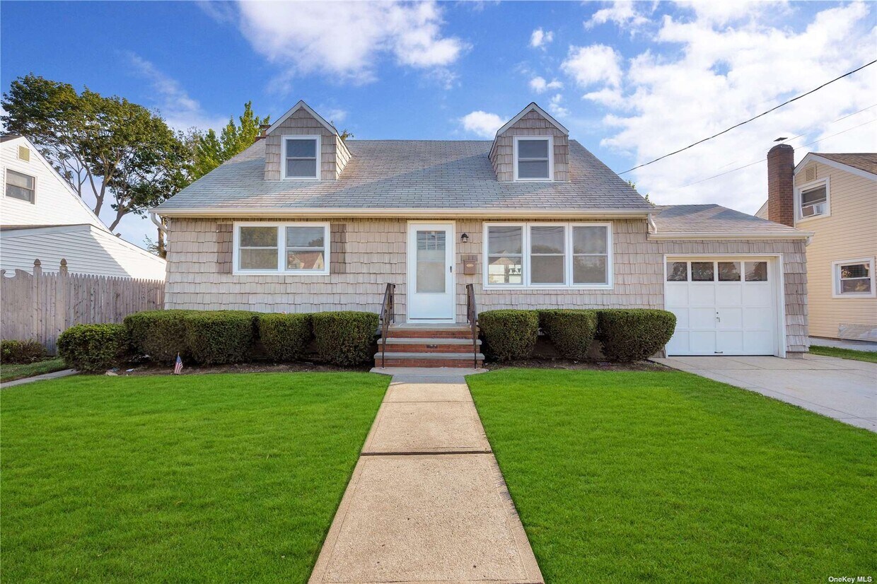 4 Jolan Ave, Hicksville, NY 11801 House Rental in Hicksville, NY