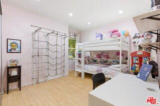 Building Photo - 4401 Moorpark Way