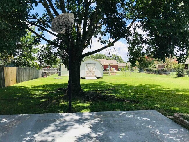 Foto del edificio - 20 Magnolia Cir