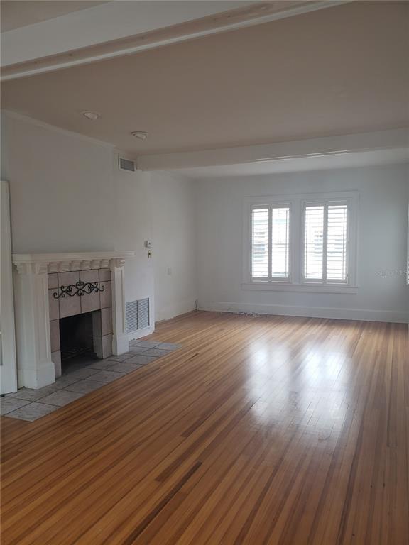 Foto del edificio - 300 8th Ave NE