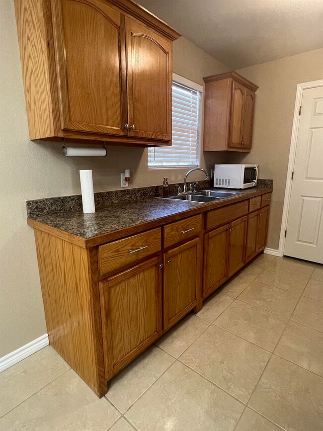 Building Photo - 109 Ramon Cardenas Dr