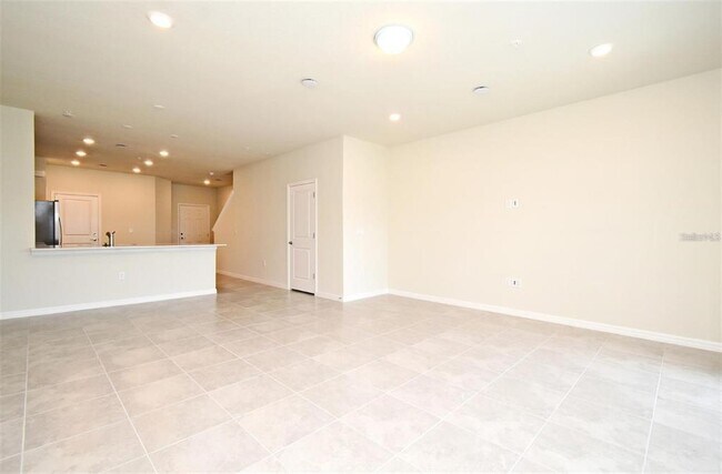 Building Photo - 3195 Emerald Acrs Ln