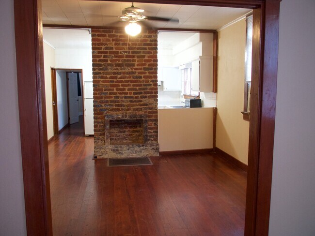 Building Photo - 6231 Annunciation St