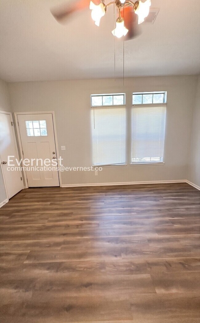 Foto del edificio - 7800 Park Ln