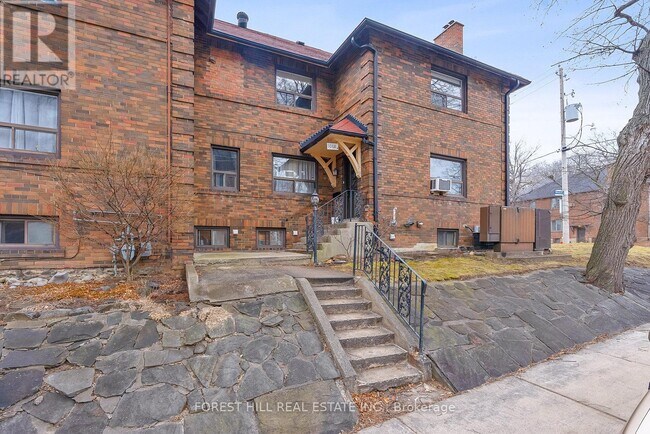 Building Photo - 1068 Avenue Rd